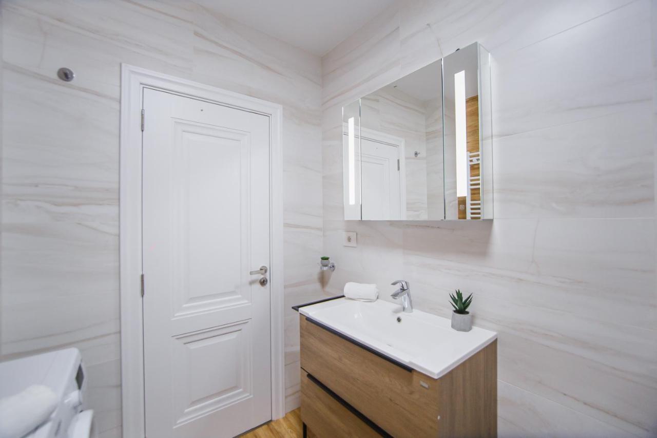 Apartmán Creamy Wood Haven Oradea Exteriér fotografie